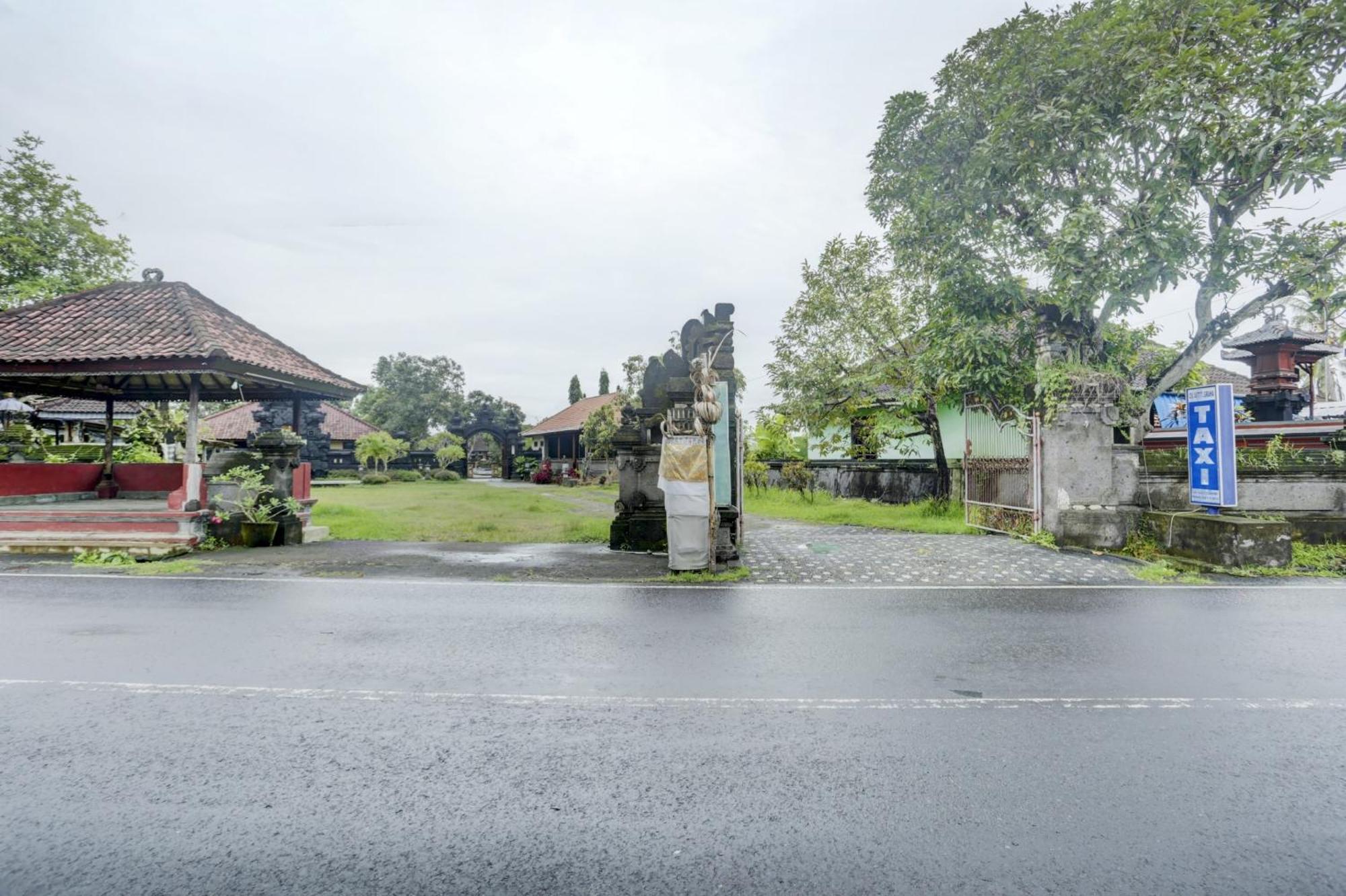 Oyo 1762 Hotel Astiti Graha Tanah Lot Exterior foto